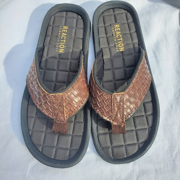Kenneth Cole Reaction Brown Boy Flip Flop Thong Sandals Size 2 - Picture 1 of 6